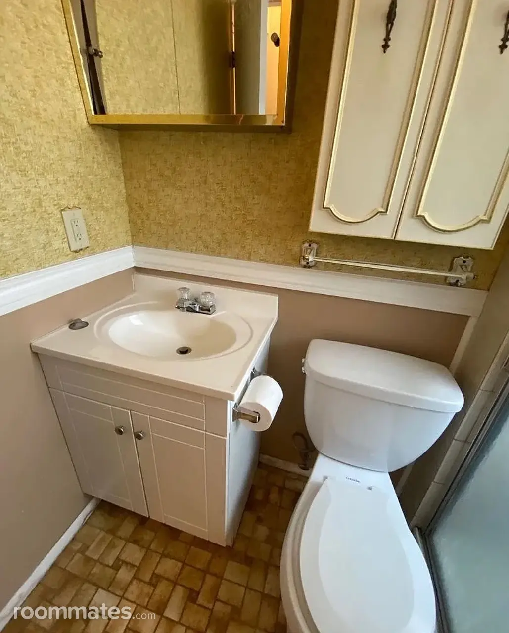 Profile photo 3 of 4