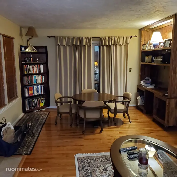 Room for rent in Marlborough, MA $900, house