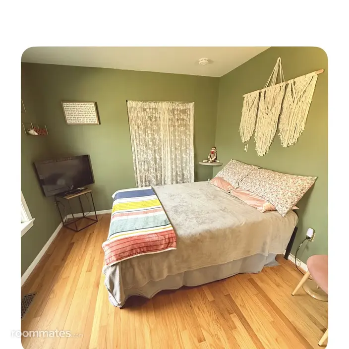 Room for rent in Warrenton, VA $1000, house