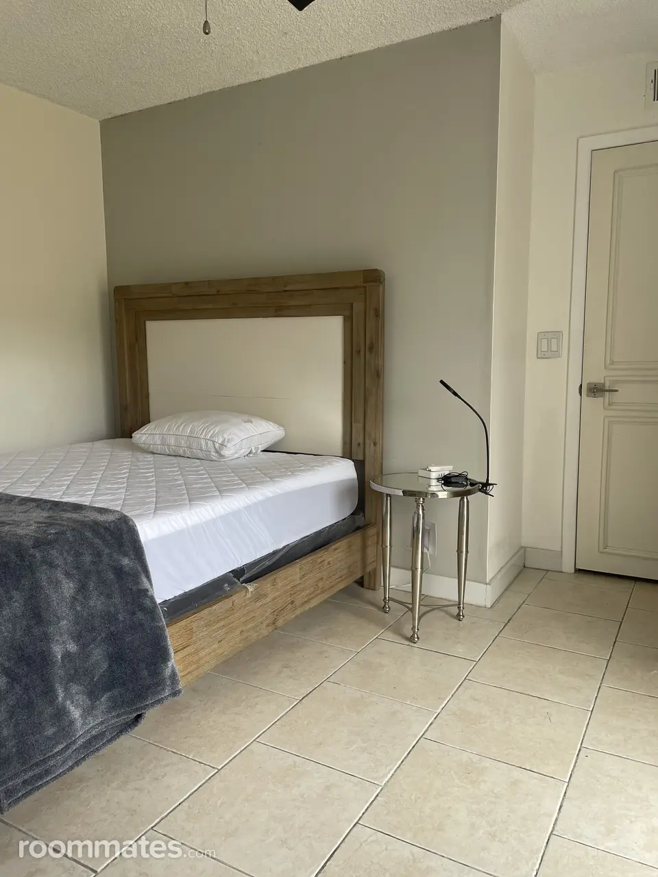 Profile photo 3 of 4