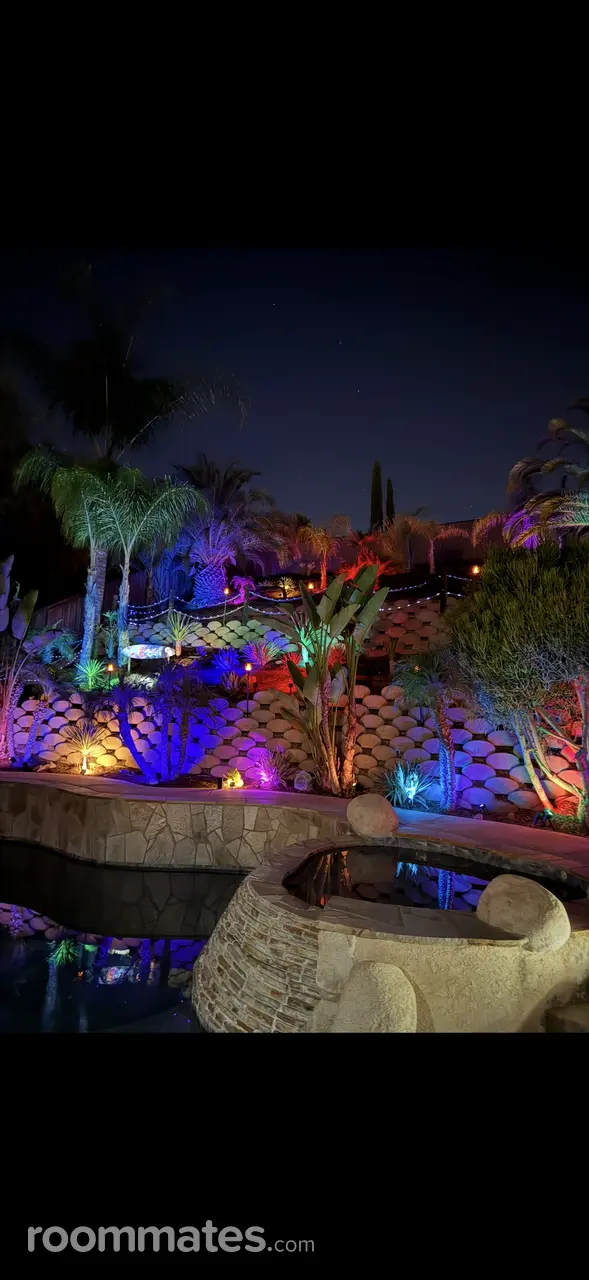 Profile photo 7 of 9