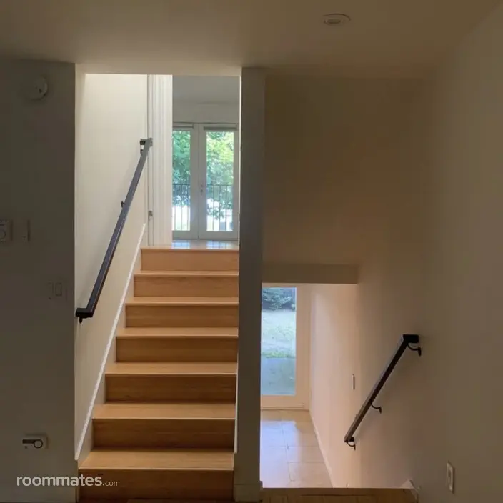 Room for rent in Seattle WA $1027, townhouse