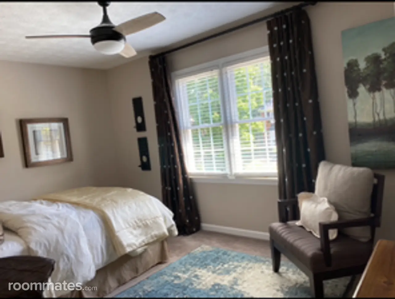 Profile photo 2 of 4