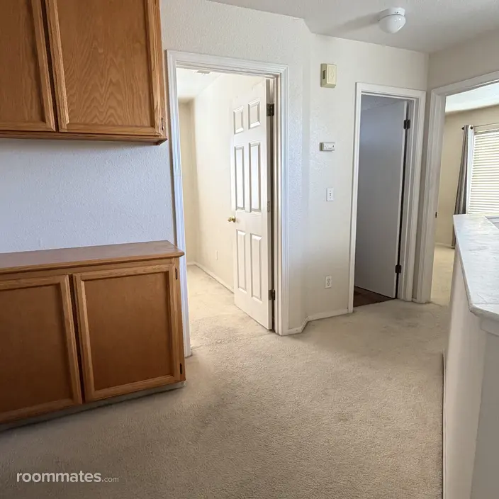 Room for rent in Elk Grove CA $1000, house