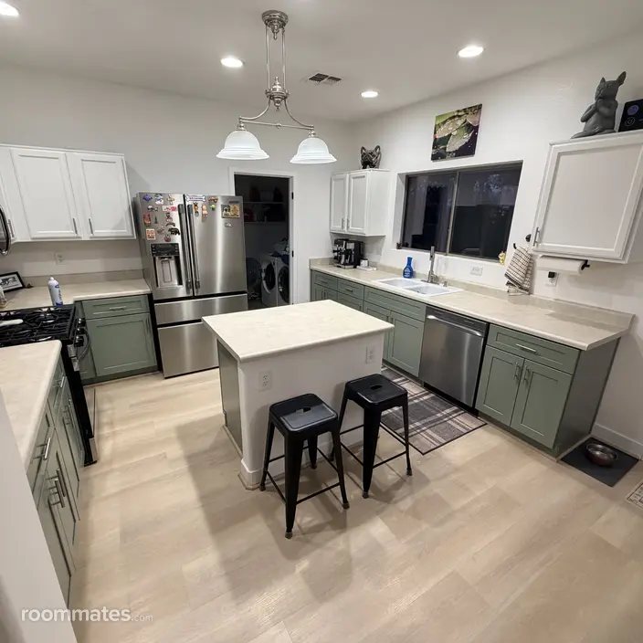 Room for rent in Phoenix AZ $800, house