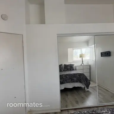 Room for rent in Fontana, CA $1000, house