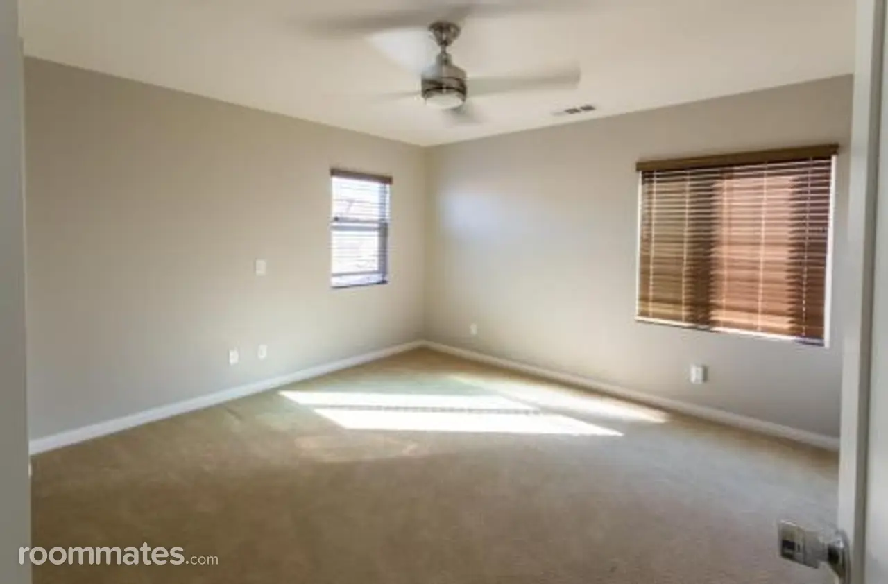 Profile photo 7 of 10