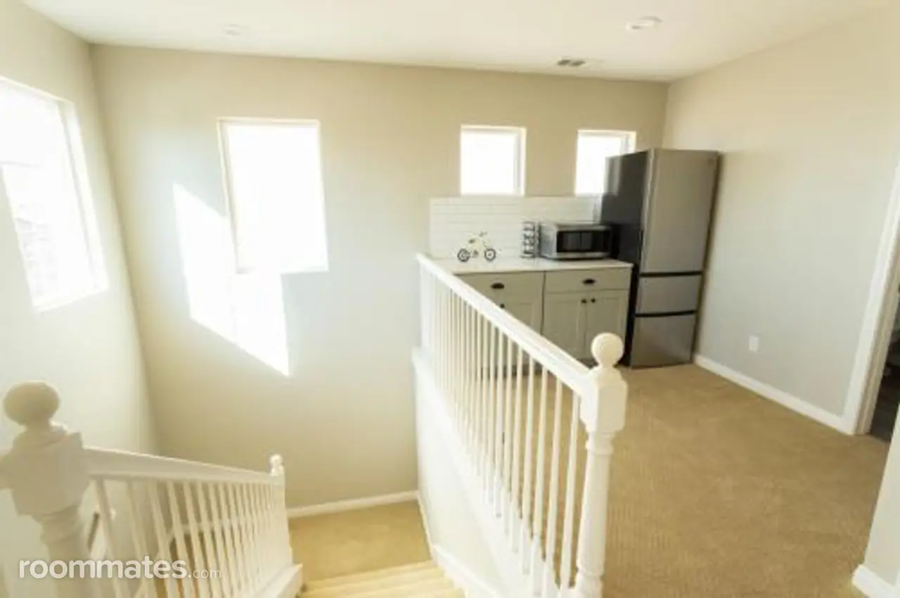 Profile photo 6 of 10