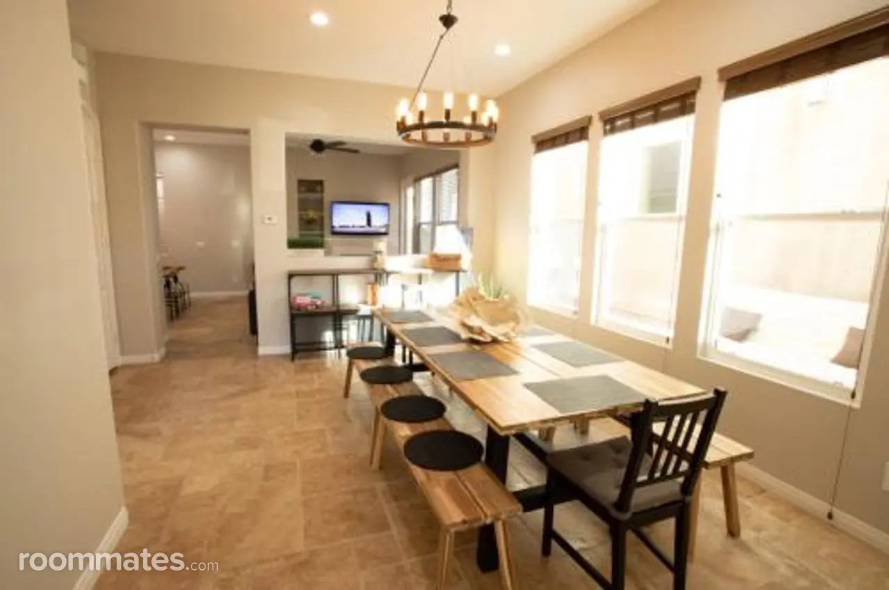 Profile photo 5 of 10