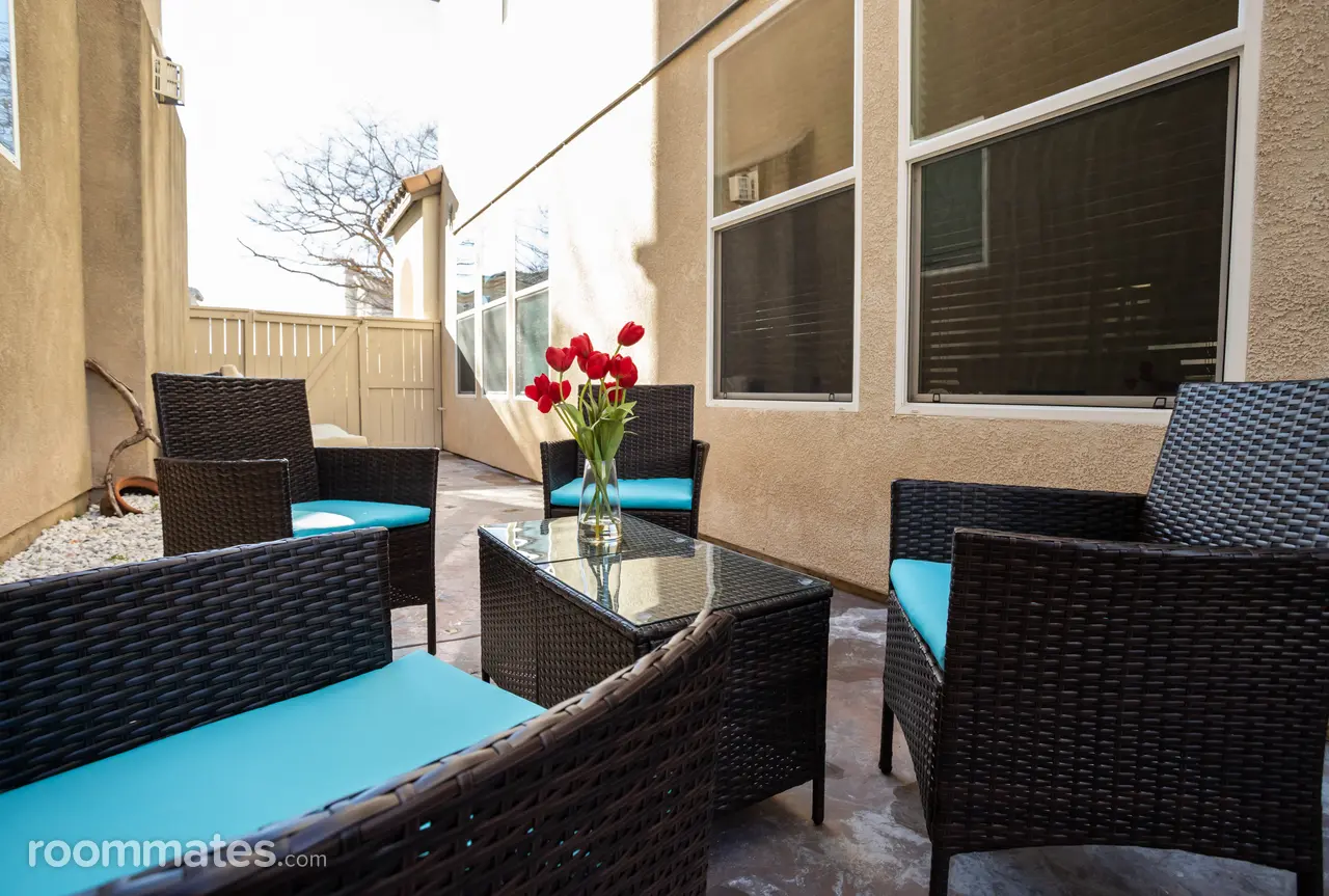 Profile photo 10 of 10