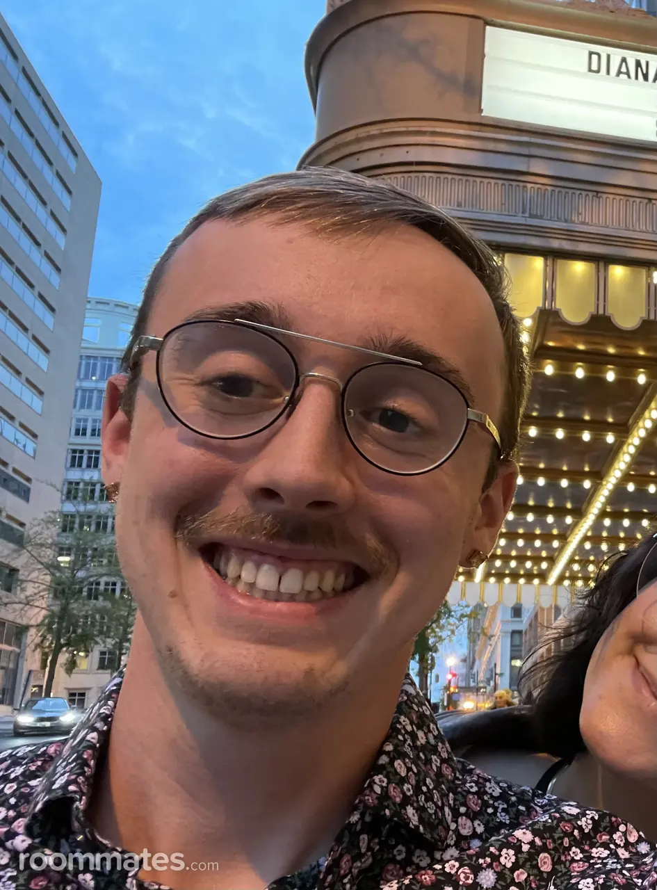 Profile photo 9 of 10