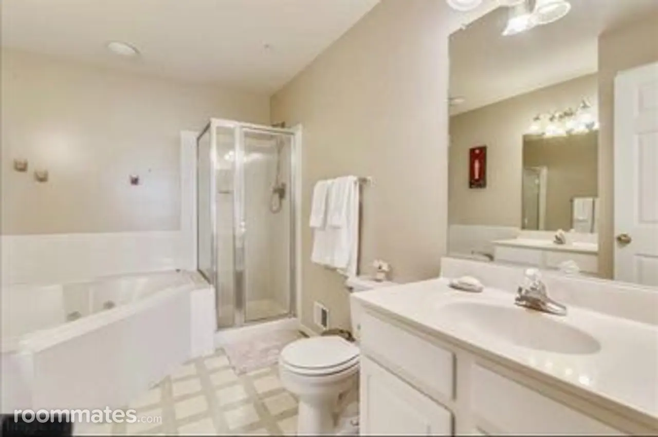 Profile photo 7 of 11