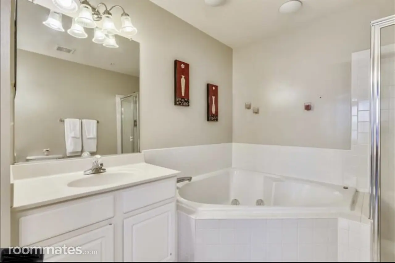 Profile photo 9 of 11