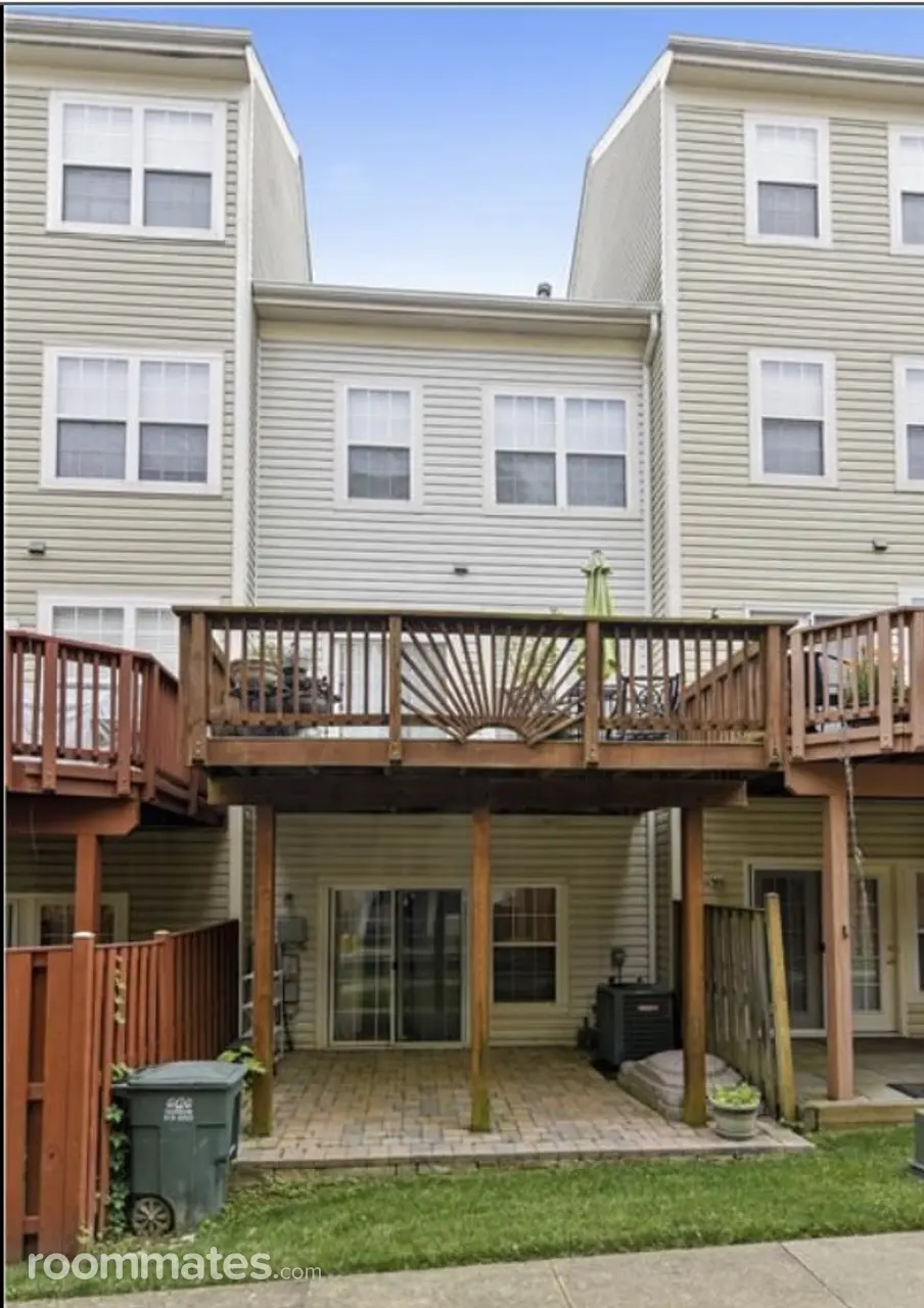 Profile photo 8 of 11