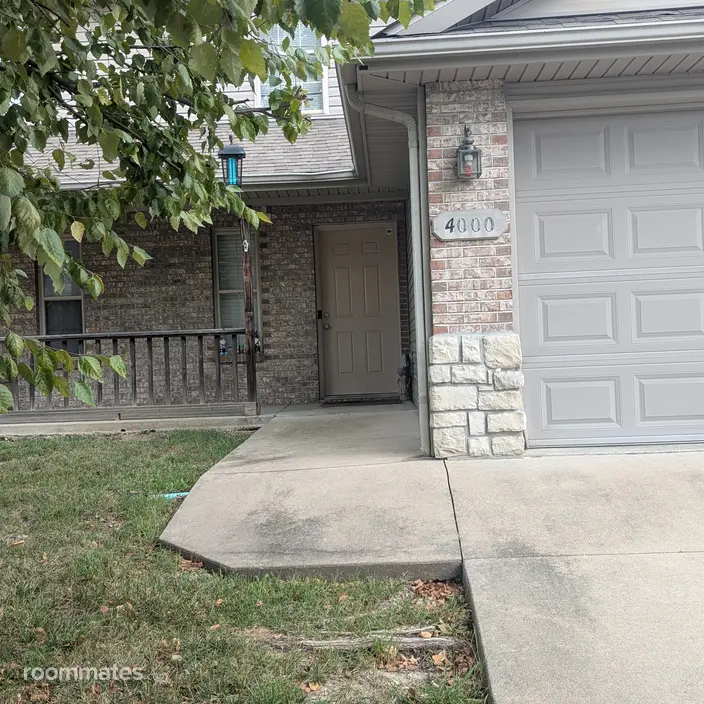 Room for rent in Columbia MO $425, house