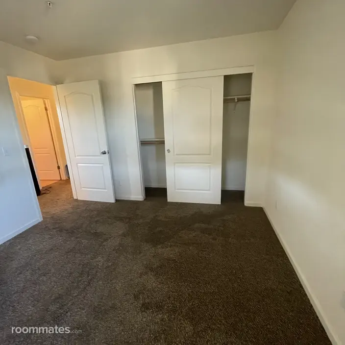Room for rent in Santa Rosa CA $1700, townhouse