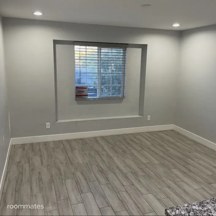 Room for rent in Phoenix AZ $1200, house