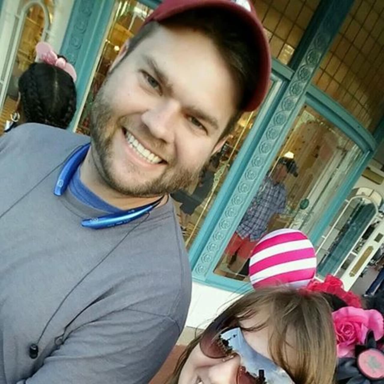 Profile photo 9 of 9