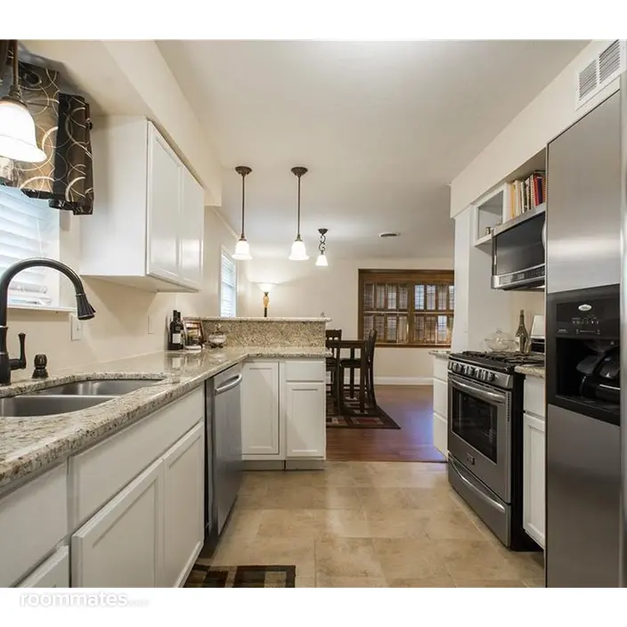 Room for rent in Garland, TX $700, house