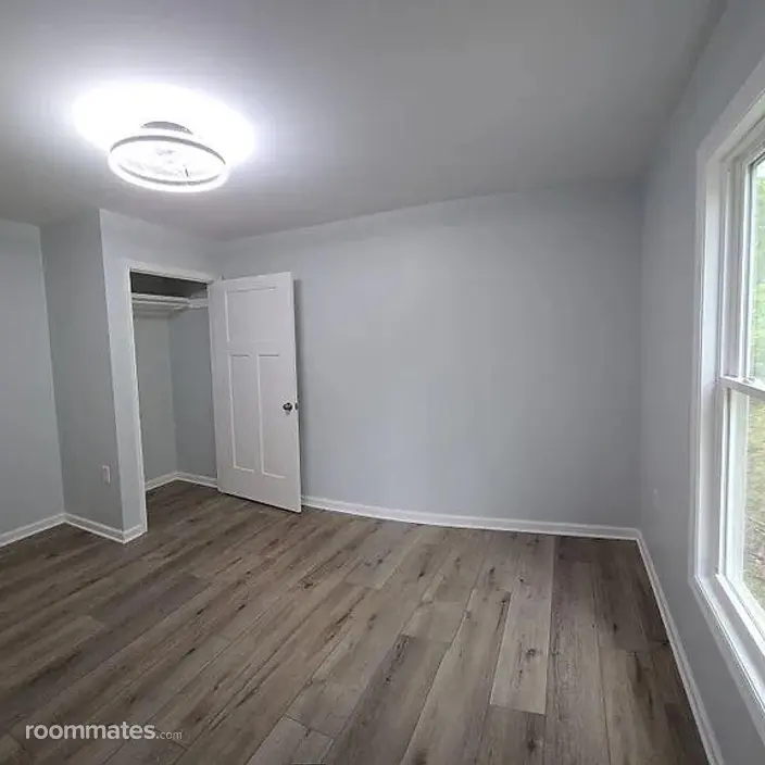 Room for rent in Winchester VA $875, house