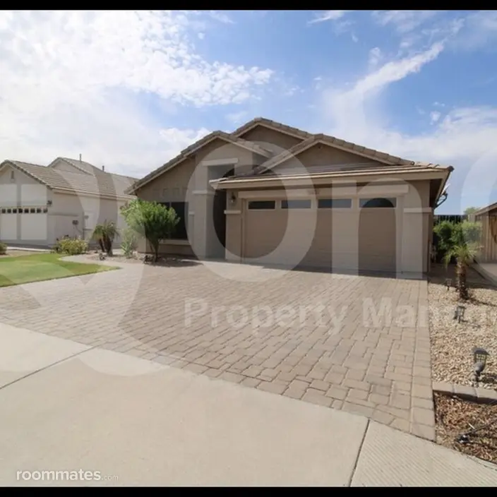 Room for rent in Gilbert AZ $990, house