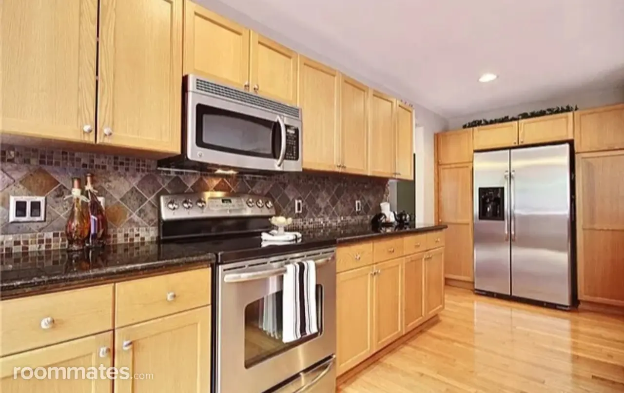 Profile photo 3 of 11