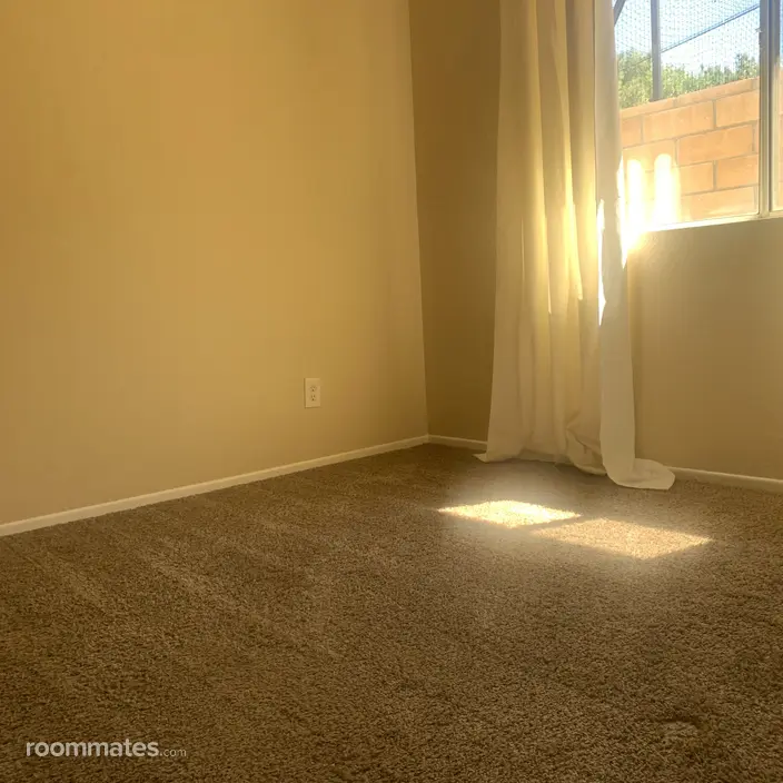 Room for rent in Palmdale CA $725, house