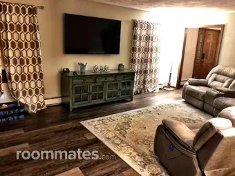 Room for rent in Woonsocket, RI $850, house