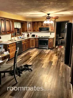 Room for rent in Woonsocket, RI $850, house