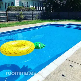 Room for rent in Woonsocket, RI $850, house