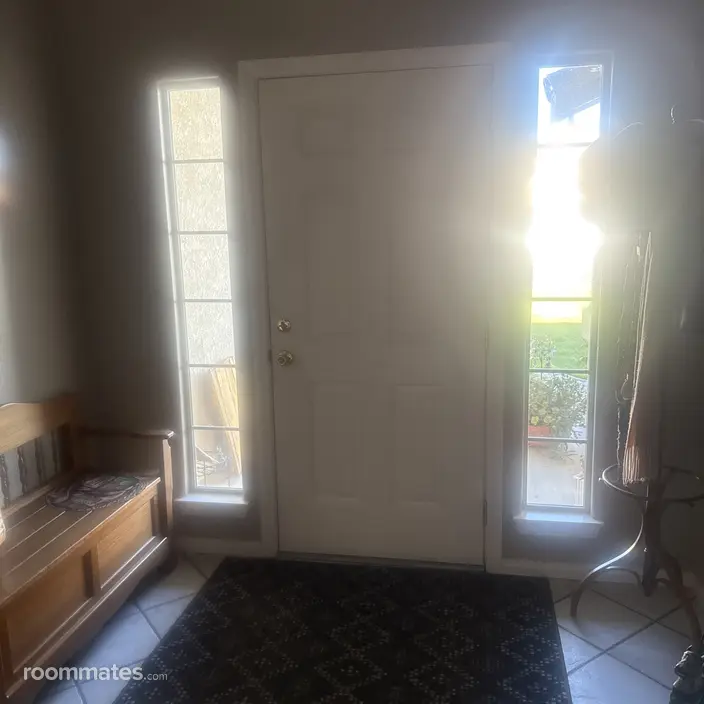 Room for rent in Spring Valley Lake, CA $500, house