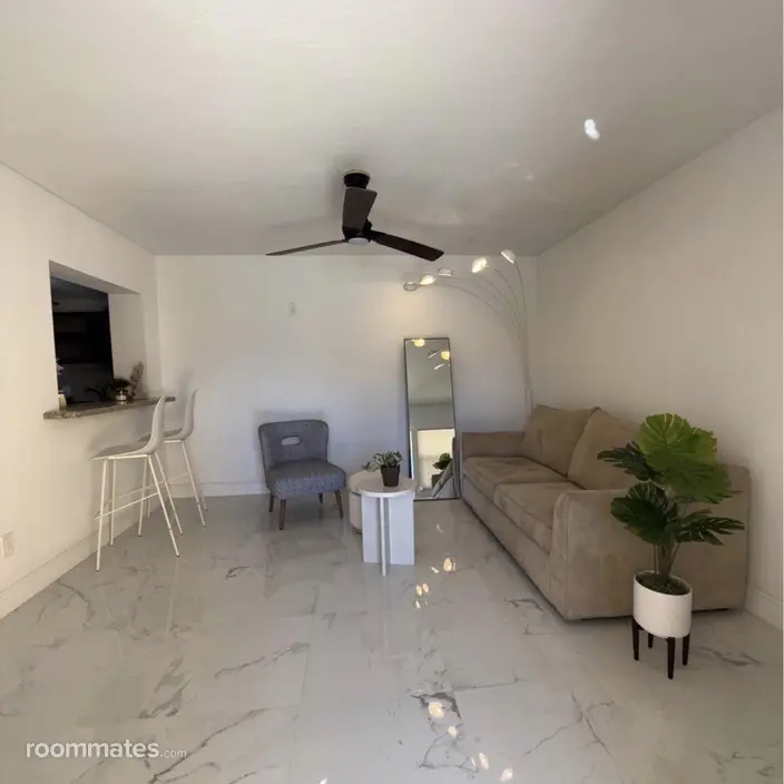 Room for rent in Hollywood FL $1150, house