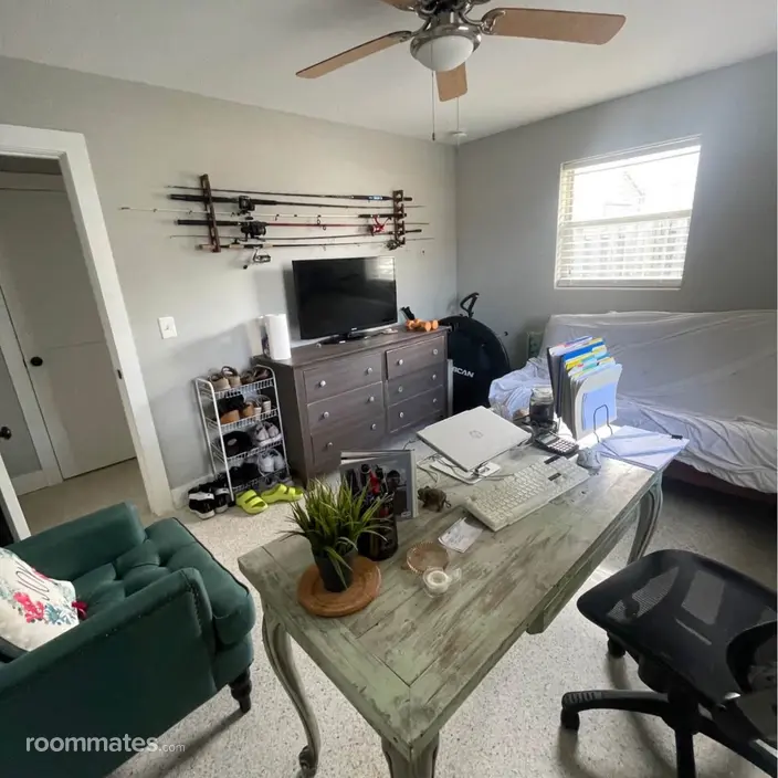 Room for rent in West Palm Beach FL $950, house