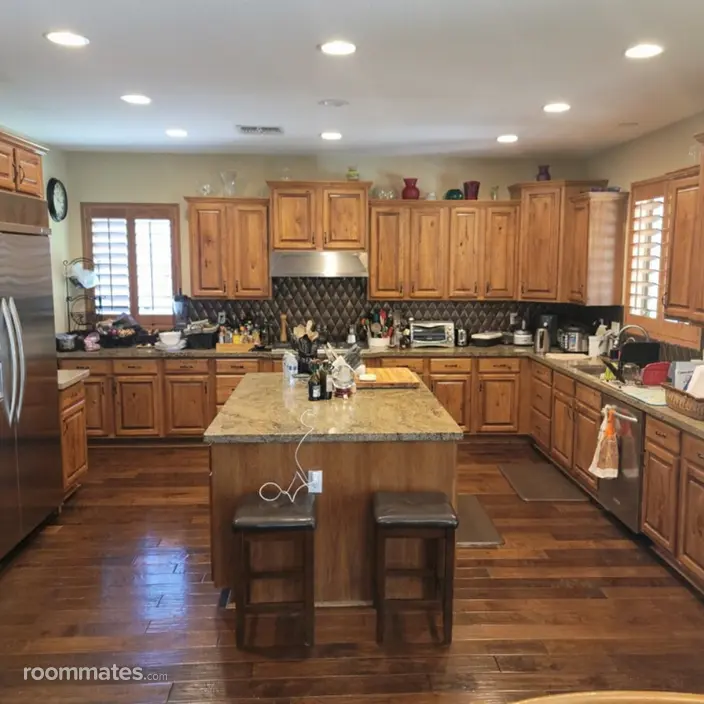 Room for rent in Chandler AZ $1250, house