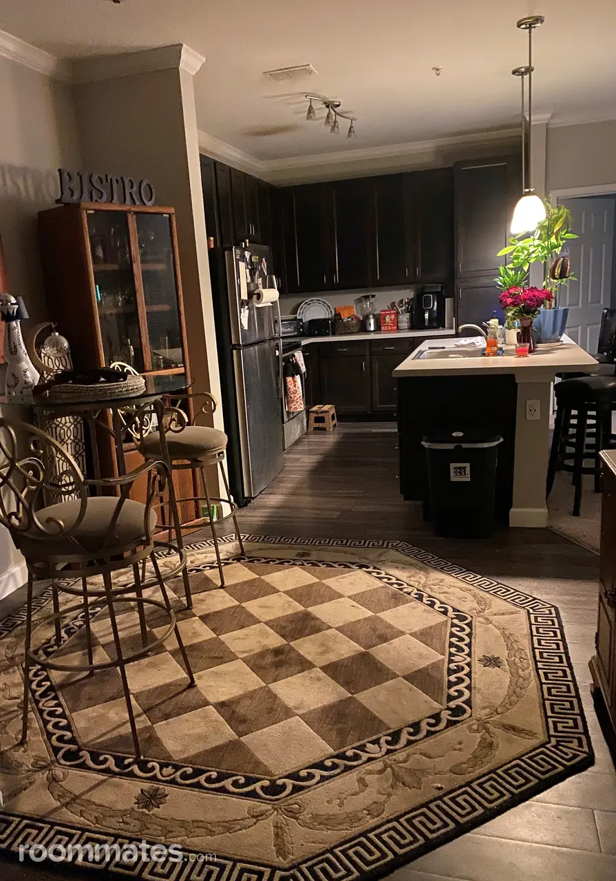 Profile photo 8 of 9