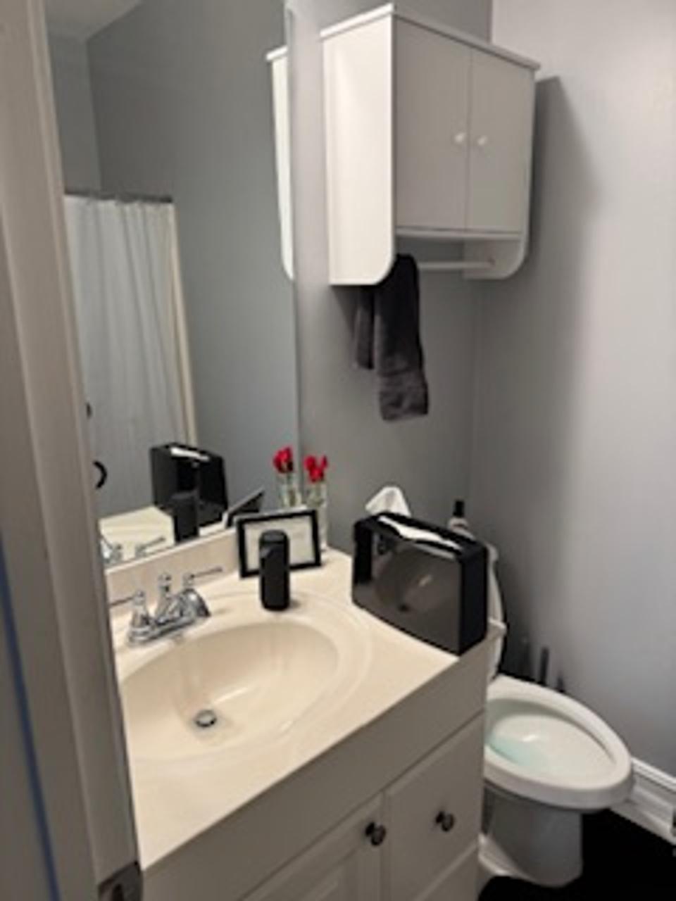 Profile photo 13 of 18