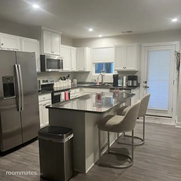 Room for rent in Millville, DE $850, house