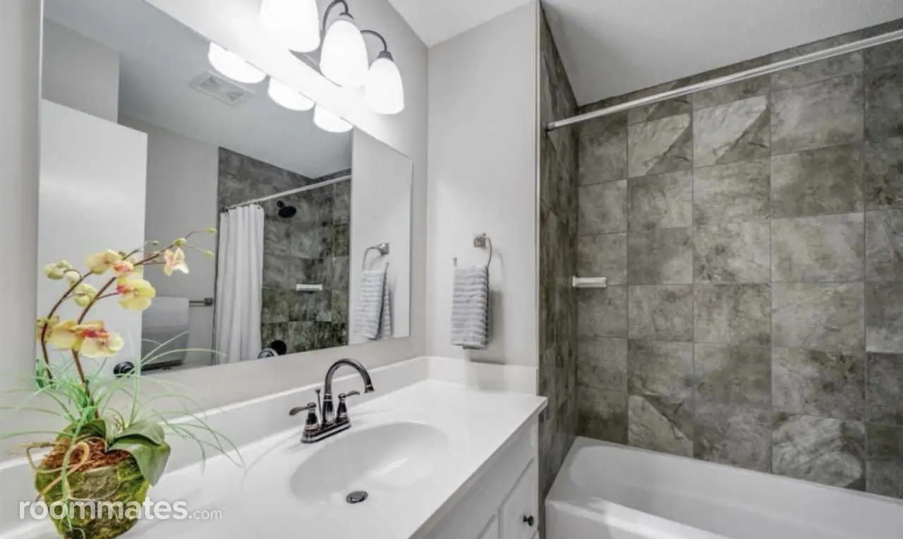 Profile photo 5 of 12