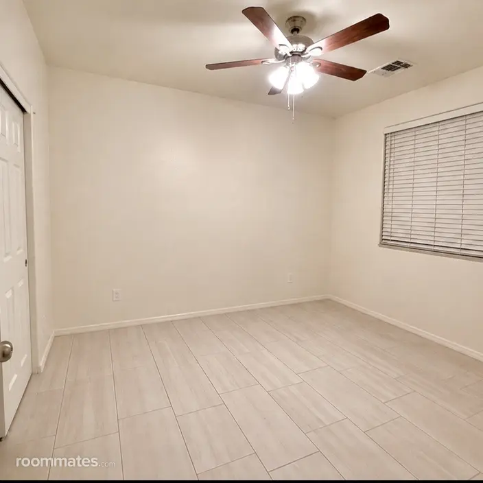 Room for rent in Sun City AZ $1000, house