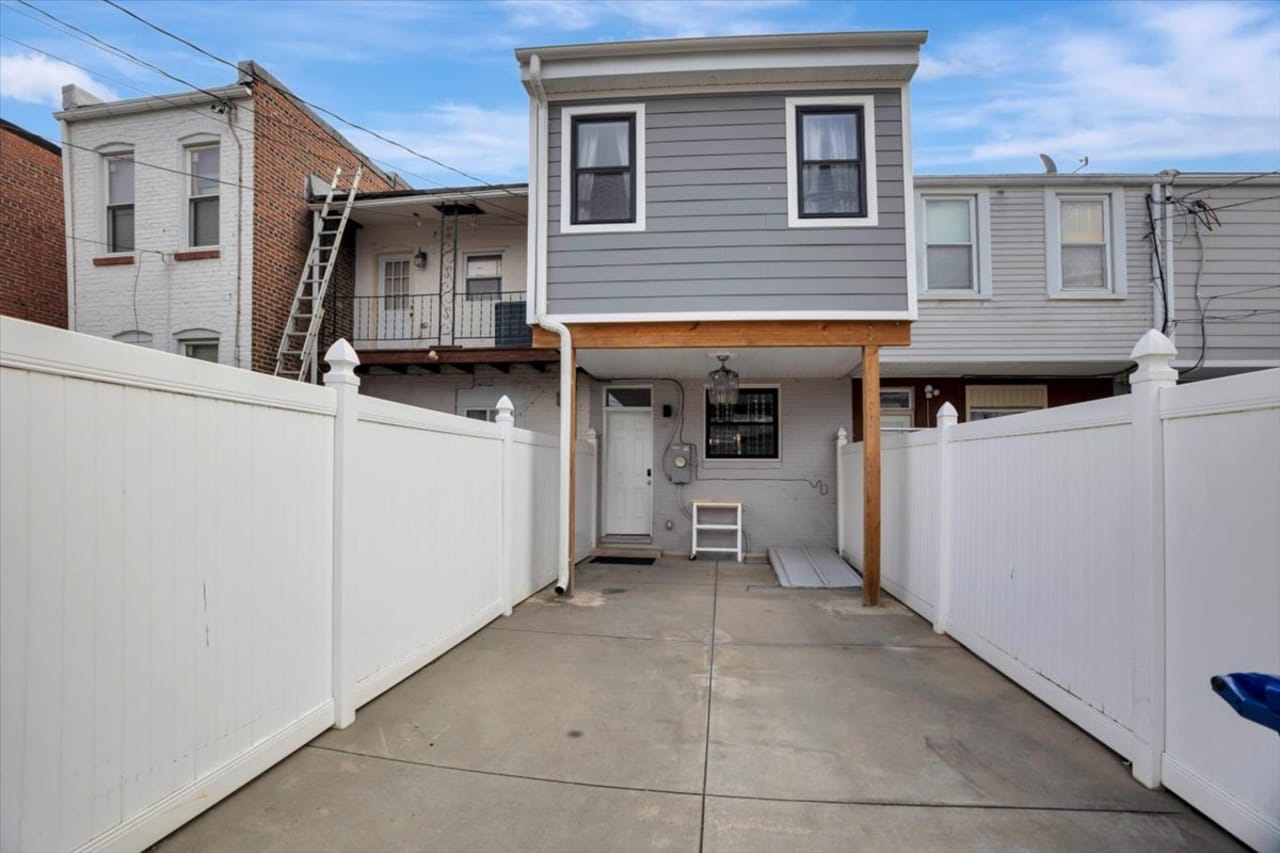 Profile photo 8 of 10