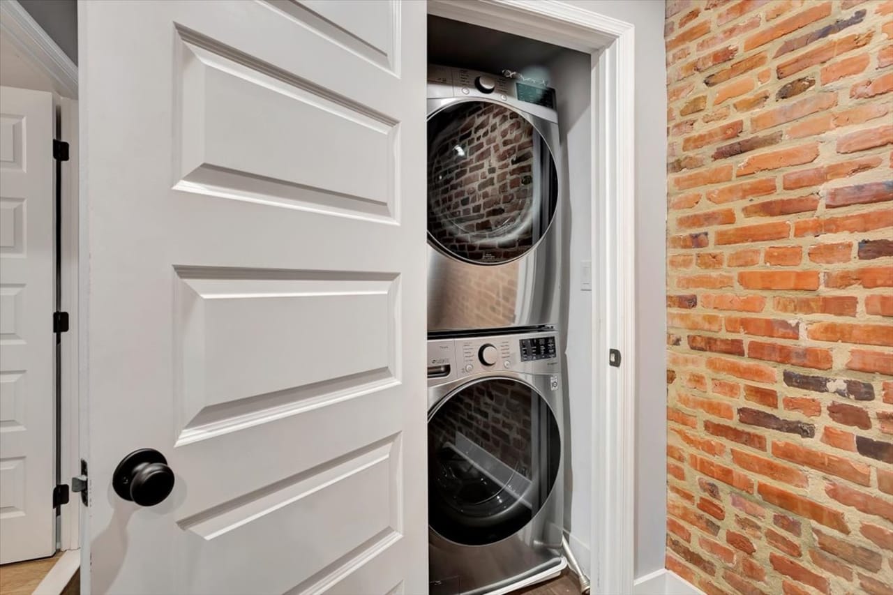 Profile photo 9 of 10