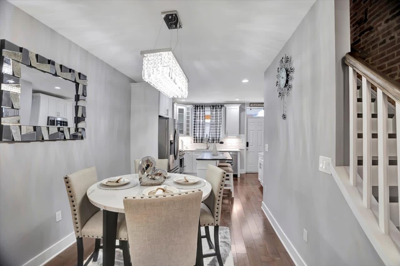 Profile photo 3 of 10