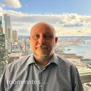 Roommate looking Renton, WA, $1000