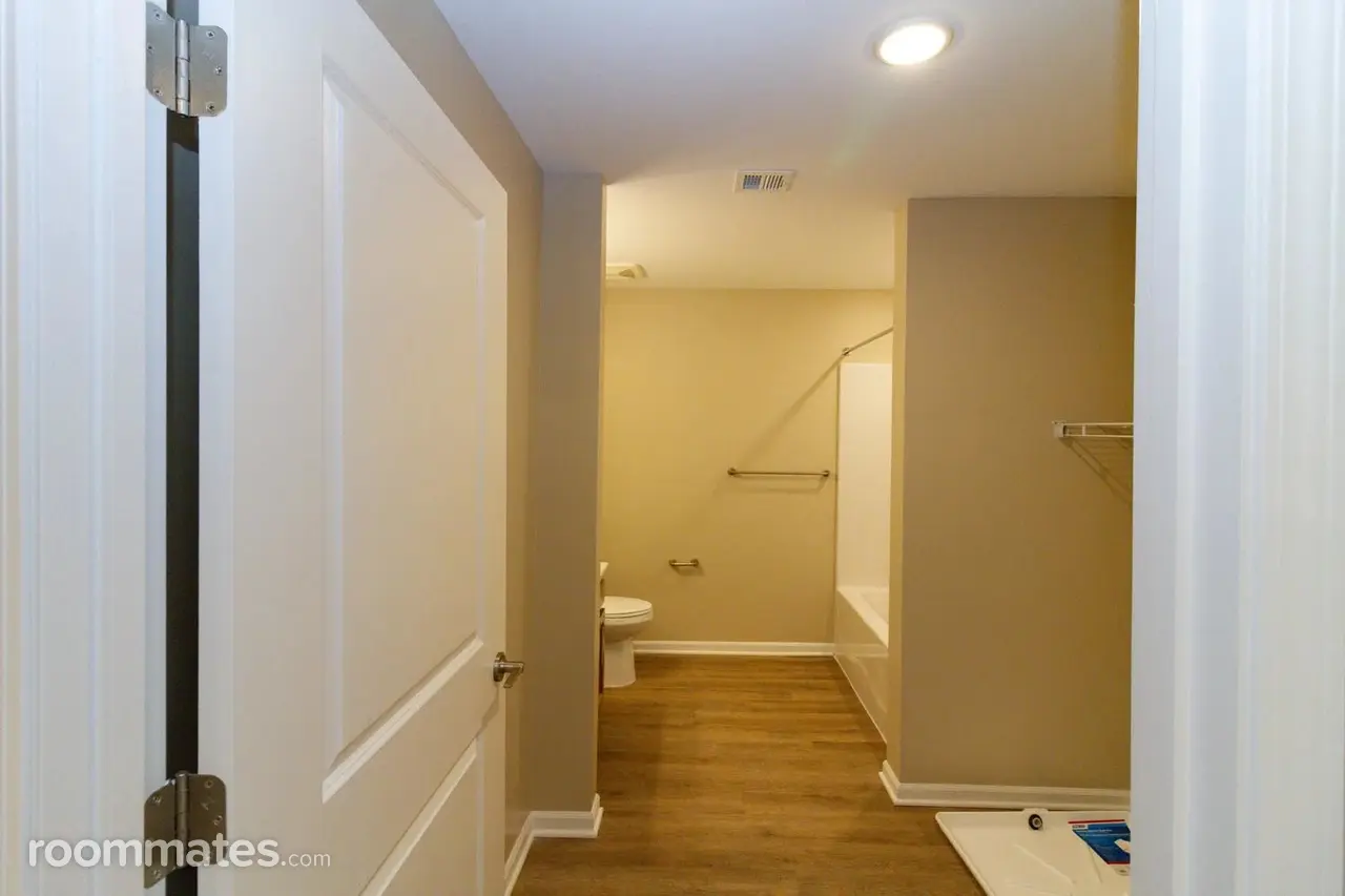 Profile photo 1 of 9