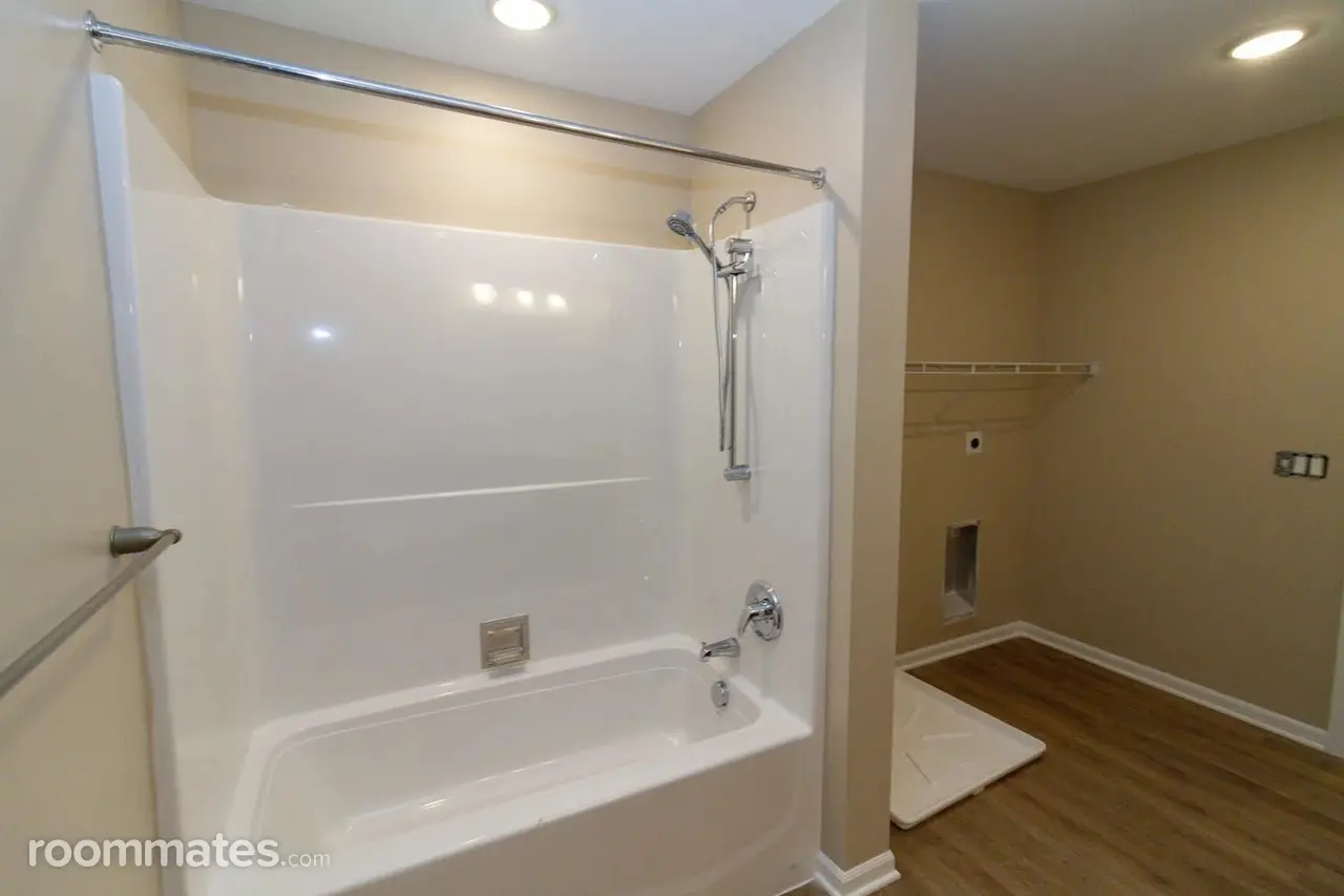 Profile photo 5 of 9