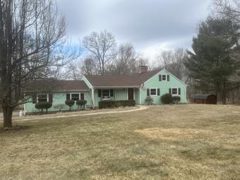 Room for rent in Bridgewater CT $850, house