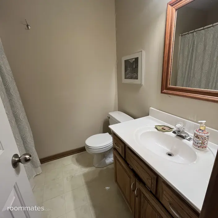 Room for rent in Gardner KS $1000, house