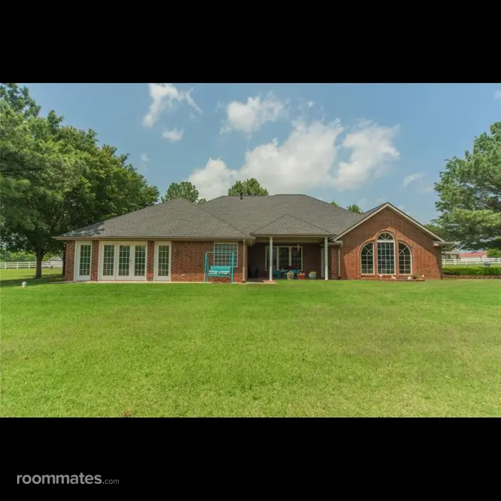 Room for rent in Shawnee OK $1000, house
