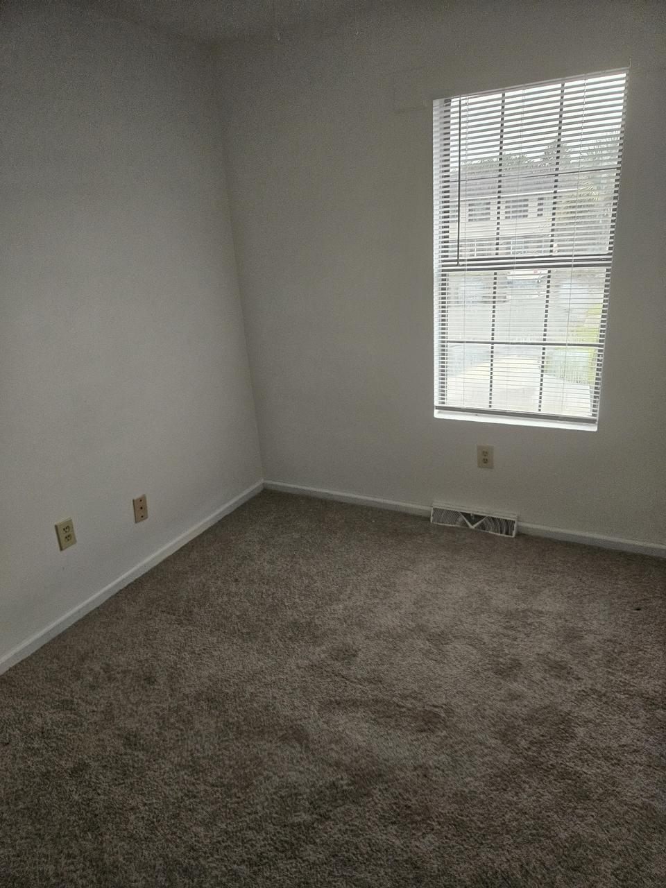 Profile photo 4 of 4