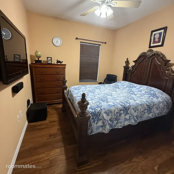 Room for rent in Apollo Beach FL $1345, house